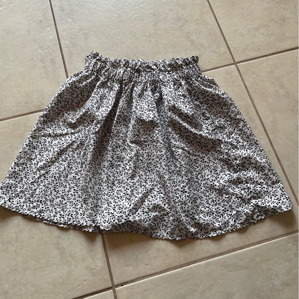 2000s White & Black Floral Skater Skirt - Small